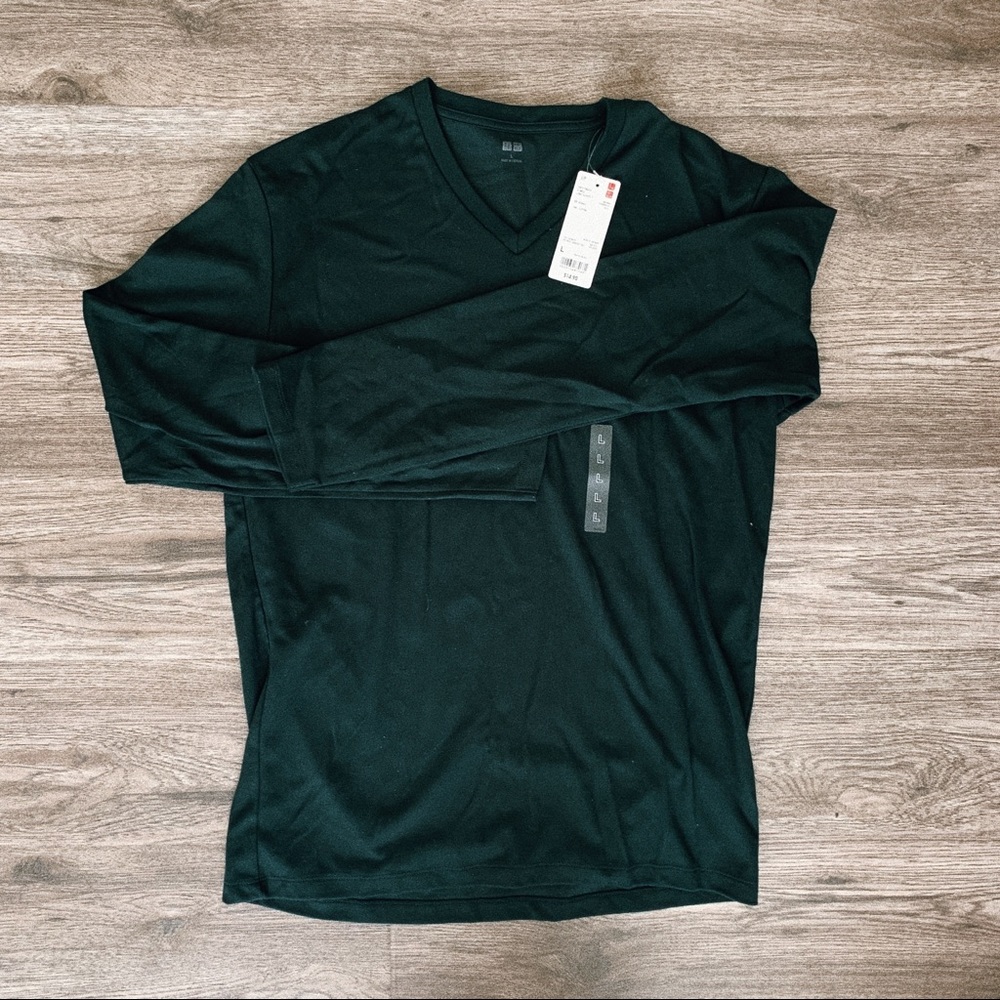 uniqlo men’s basic v-neck long sleeve shirt